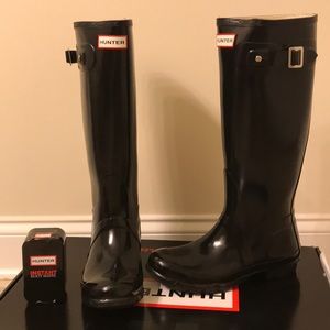 Hunter rain boots with original packaging